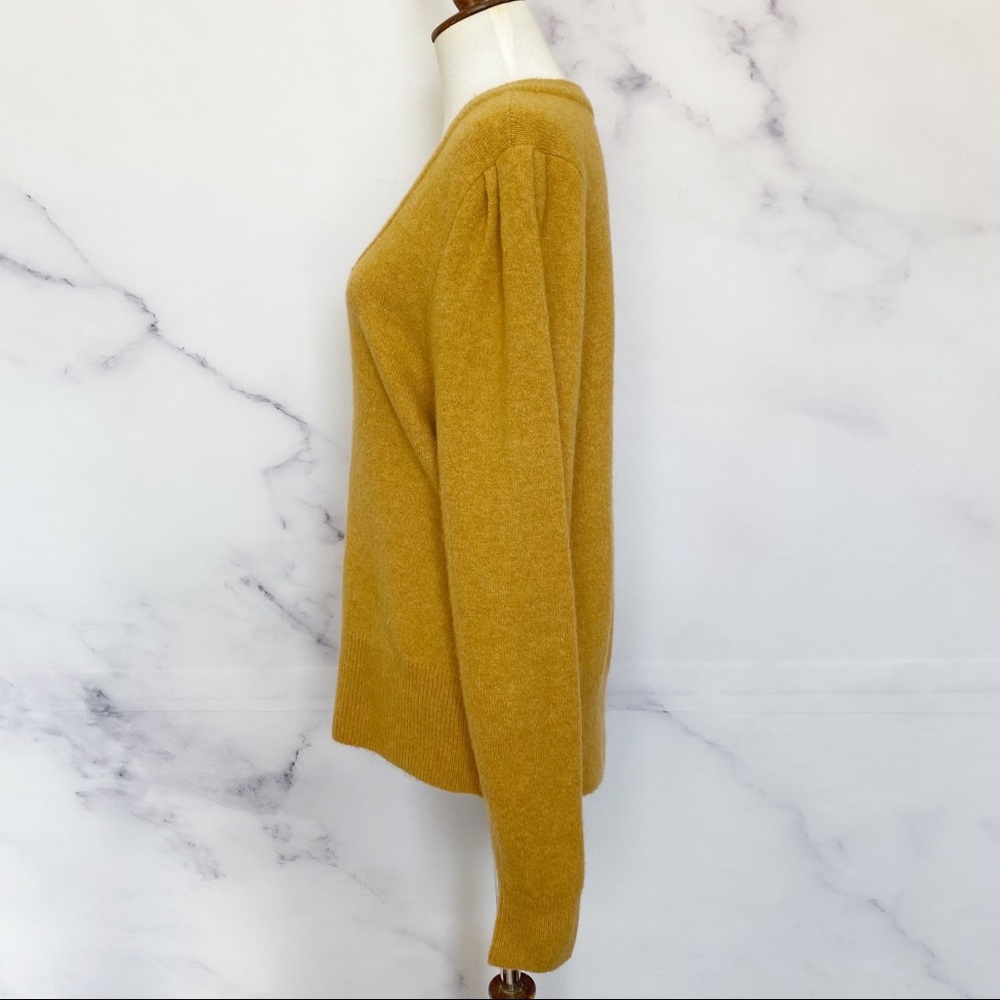 SOLD Madewell Westgate V-Neck Sweater in Coziest Yarn - Picture 6 of 14